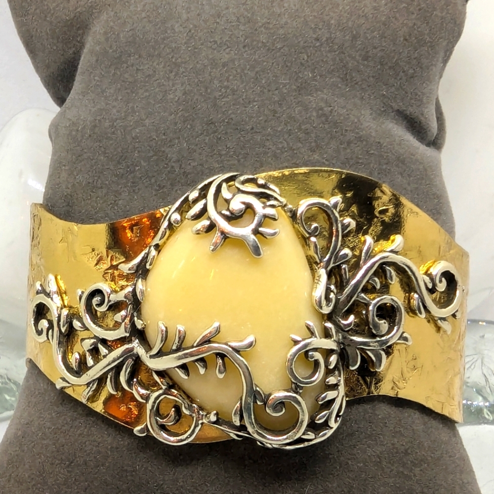Carolyn Pollack cream agate cuff bracelet